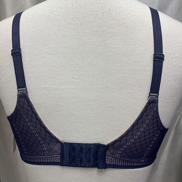 NWT Ideal Plunge T-Shirt Chantelle Bra 🌺 - Picture 3 of 8